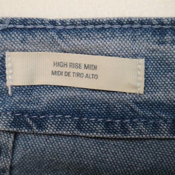 NWT Universal Thread Ladies Size 22W Light Wash High Rise Midi Shorts - Picture 4 of 13